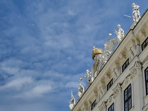 Roof statues in Vienna