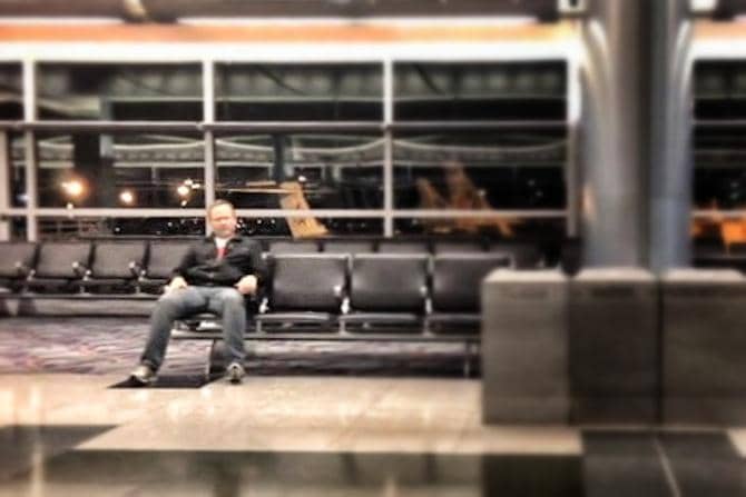 Man forced to spend night in empty Las Vegas airport makes epic music video.